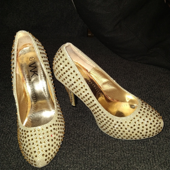 Gold Studded Heels NWOT - Picture 1 of 3
